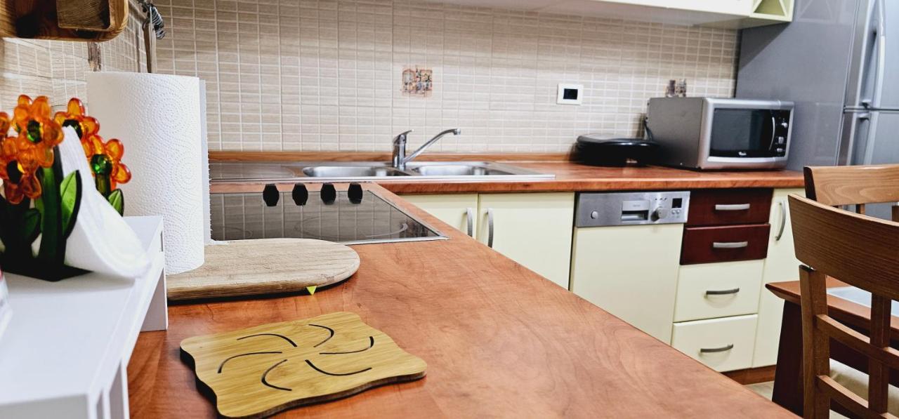 Discover Tirana From Our 3-Room Apartment With Free Parking-Komuna E Parisit Buitenkant foto