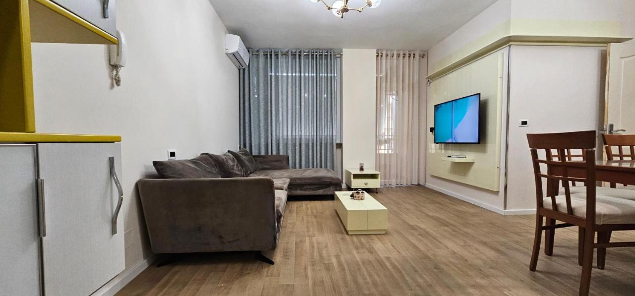 Discover Tirana From Our 3-Room Apartment With Free Parking-Komuna E Parisit Buitenkant foto