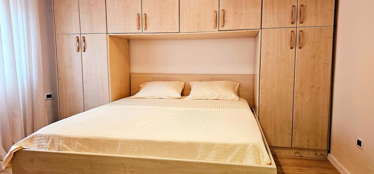 Discover Tirana From Our 3-Room Apartment With Free Parking-Komuna E Parisit Buitenkant foto