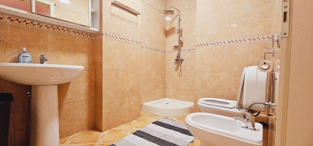 Discover Tirana From Our 3-Room Apartment With Free Parking-Komuna E Parisit Buitenkant foto